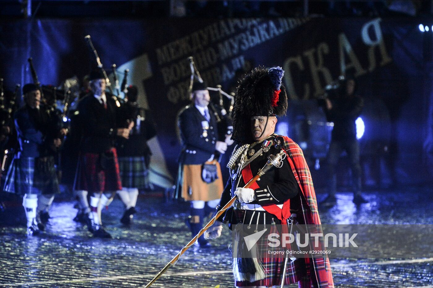 Spasskaya Tower 2016 international military music festival closing ceremony