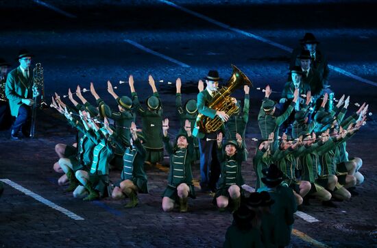 Spasskaya Tower 2016 international military music festival closing ceremony