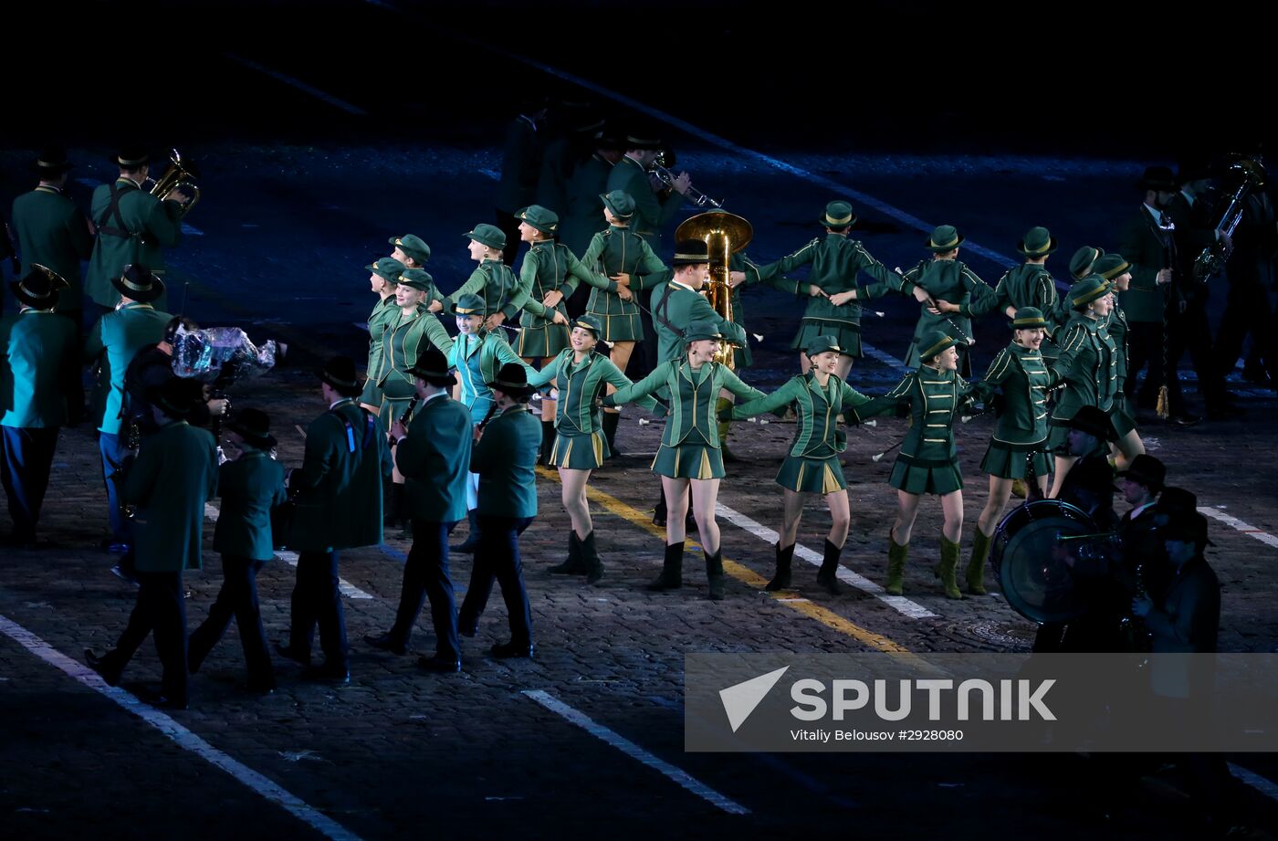 Spasskaya Tower 2016 international military music festival closing ceremony