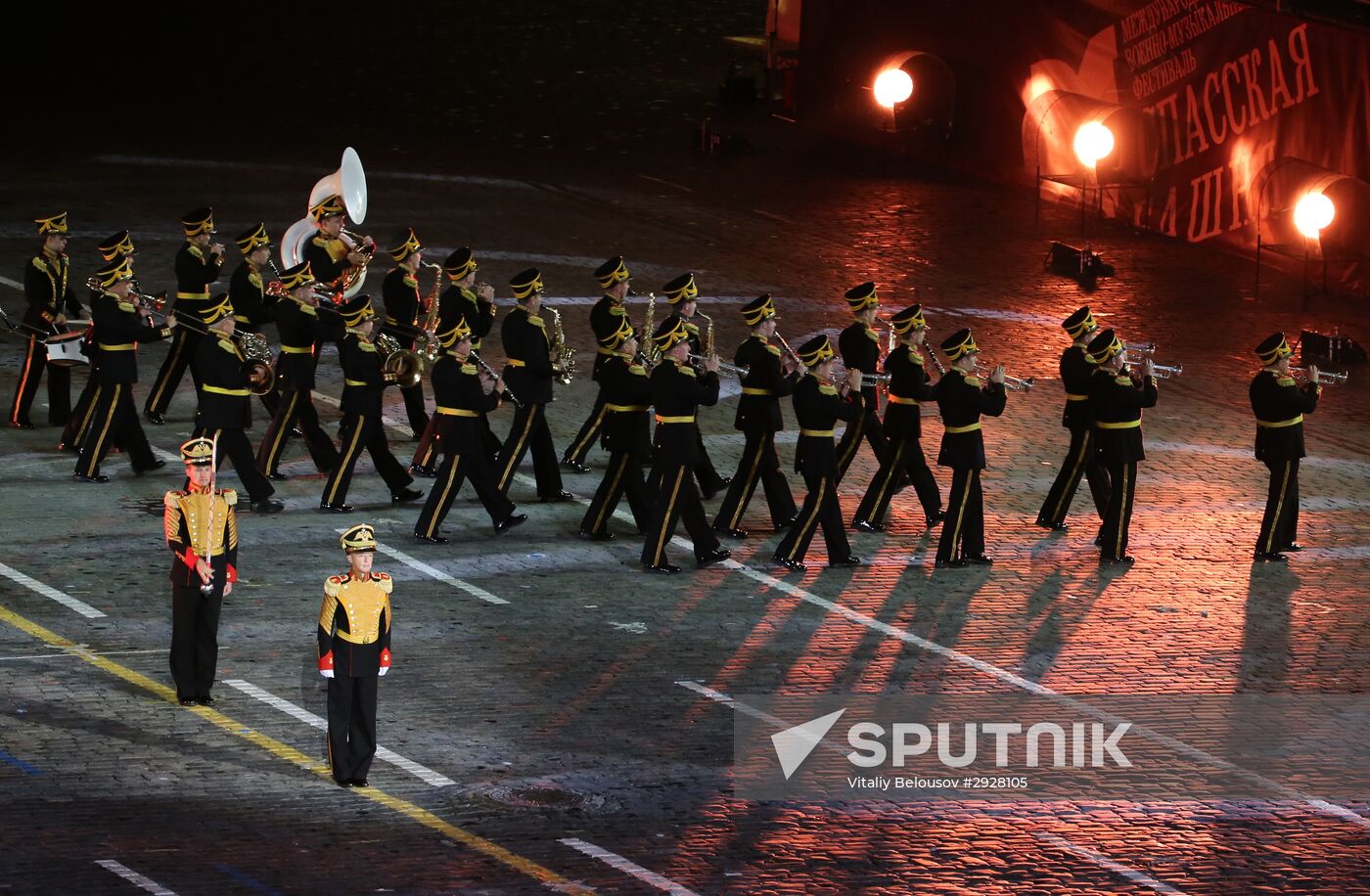 Spasskaya Tower 2016 international military music festival closing ceremony