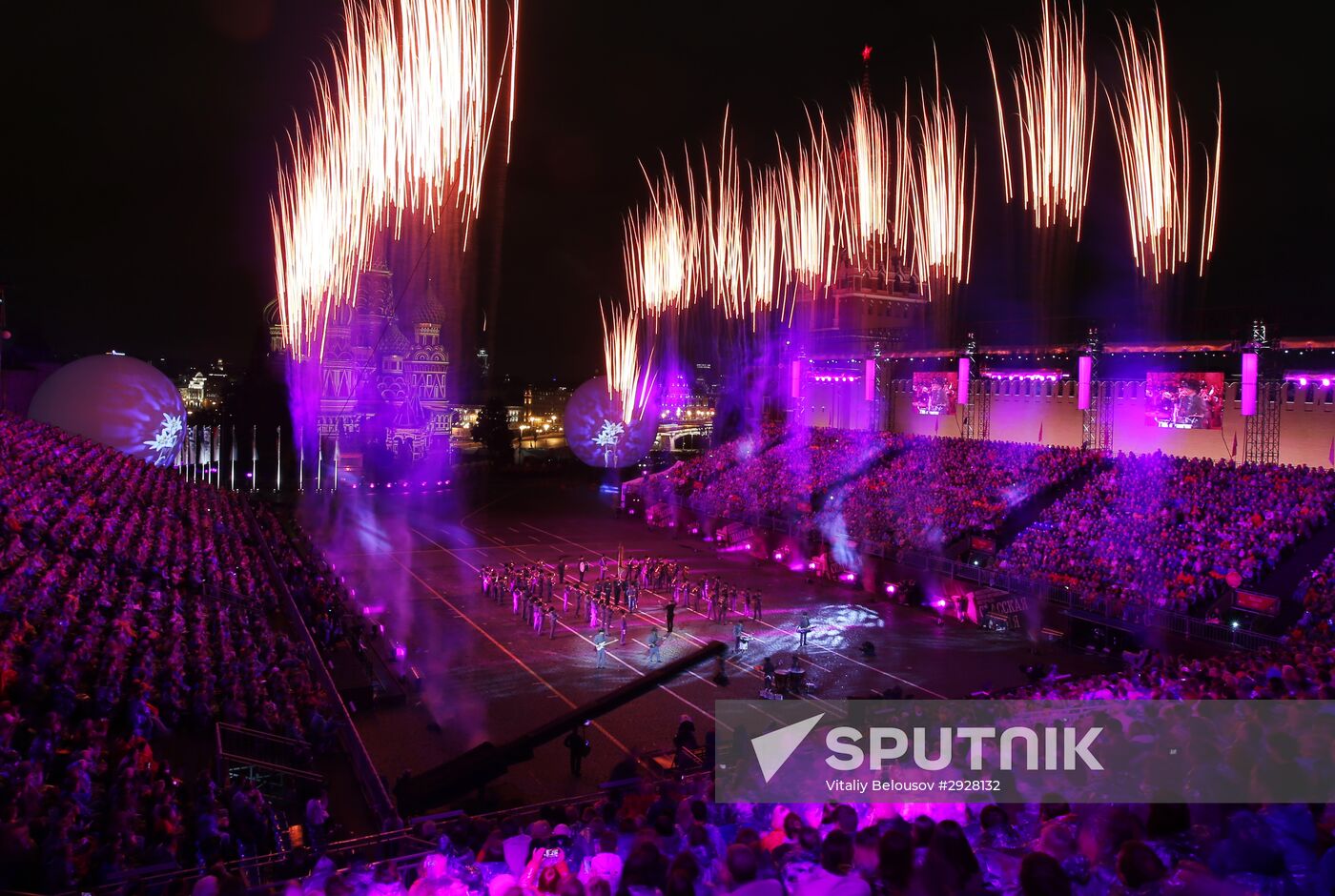 Spasskaya Tower 2016 international military music festival closing ceremony