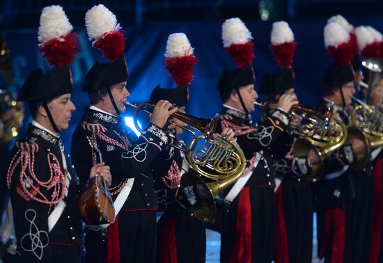 Spasskaya Tower 2016 international military music festival closing ceremony