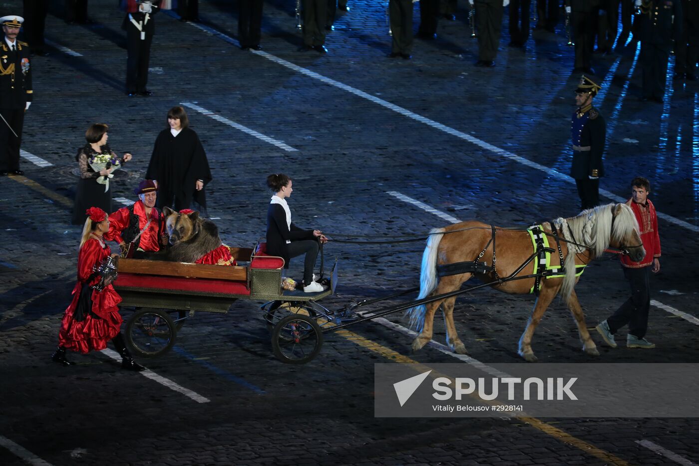 Spasskaya Tower 2016 international military music festival closing ceremony