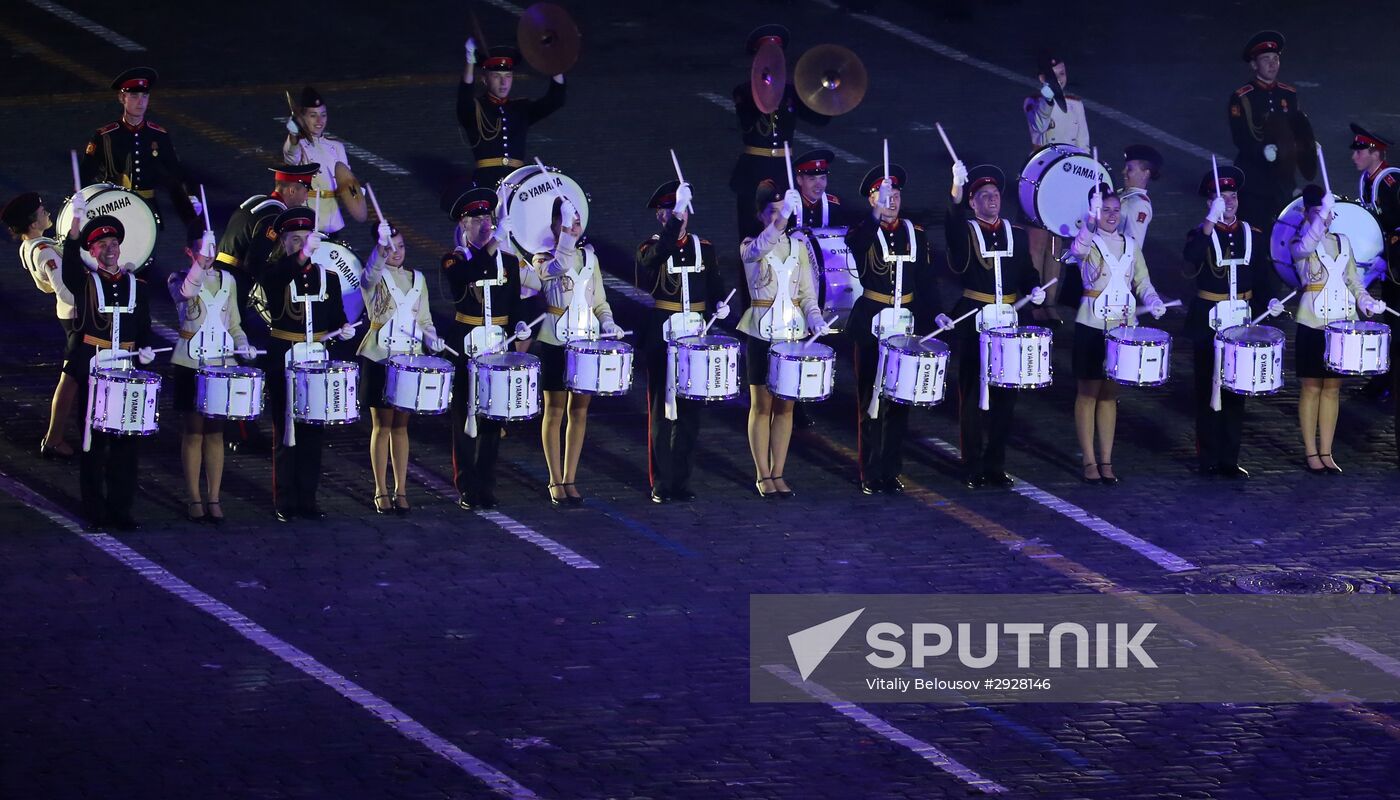 Spasskaya Tower 2016 international military music festival closing ceremony