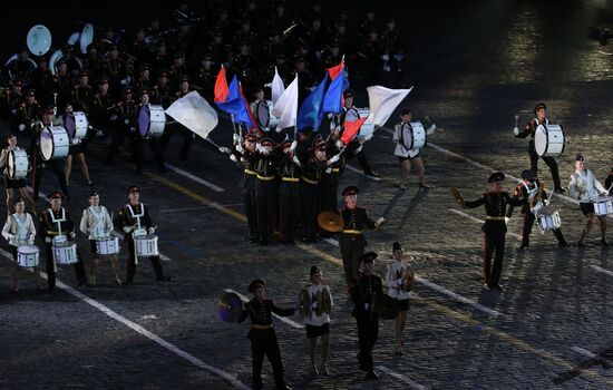 Spasskaya Tower 2016 international military music festival closing ceremony