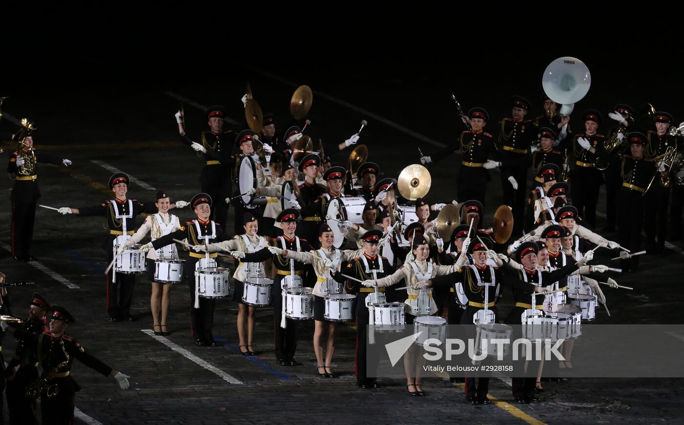 Spasskaya Tower 2016 international military music festival closing ceremony