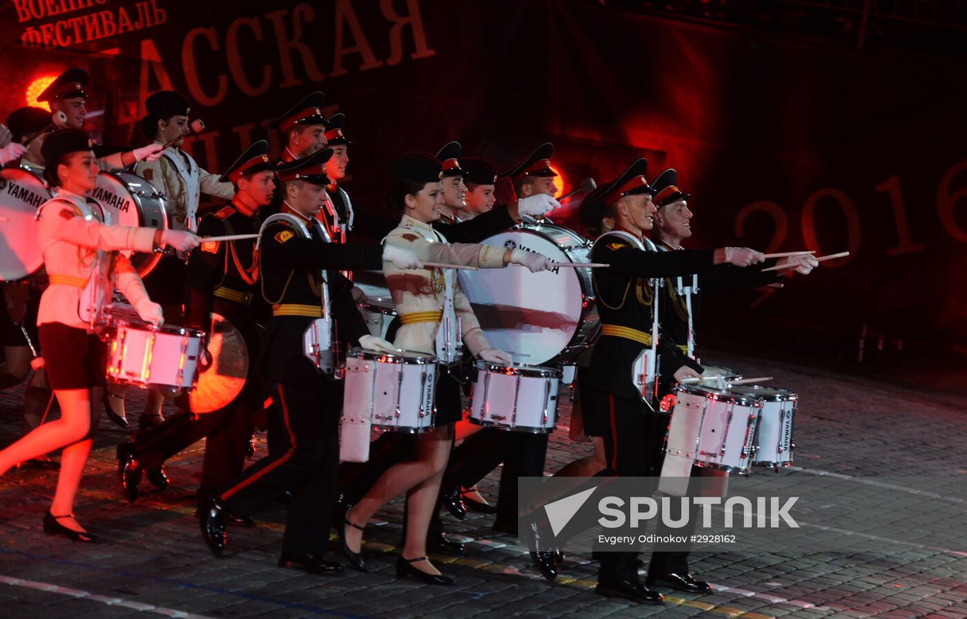 Spasskaya Tower 2016 international military music festival closing ceremony