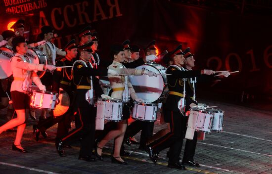 Spasskaya Tower 2016 international military music festival closing ceremony