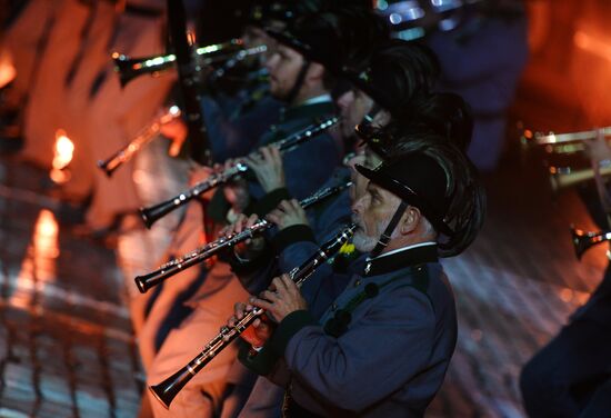 2016 Spasskaya Tower International Military Music Festival closes in Moscow