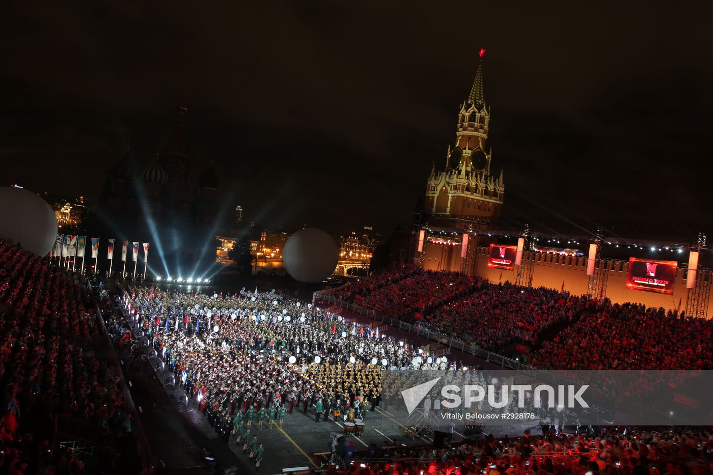 2016 Spasskaya Tower International Military Music Festival closes in Moscow