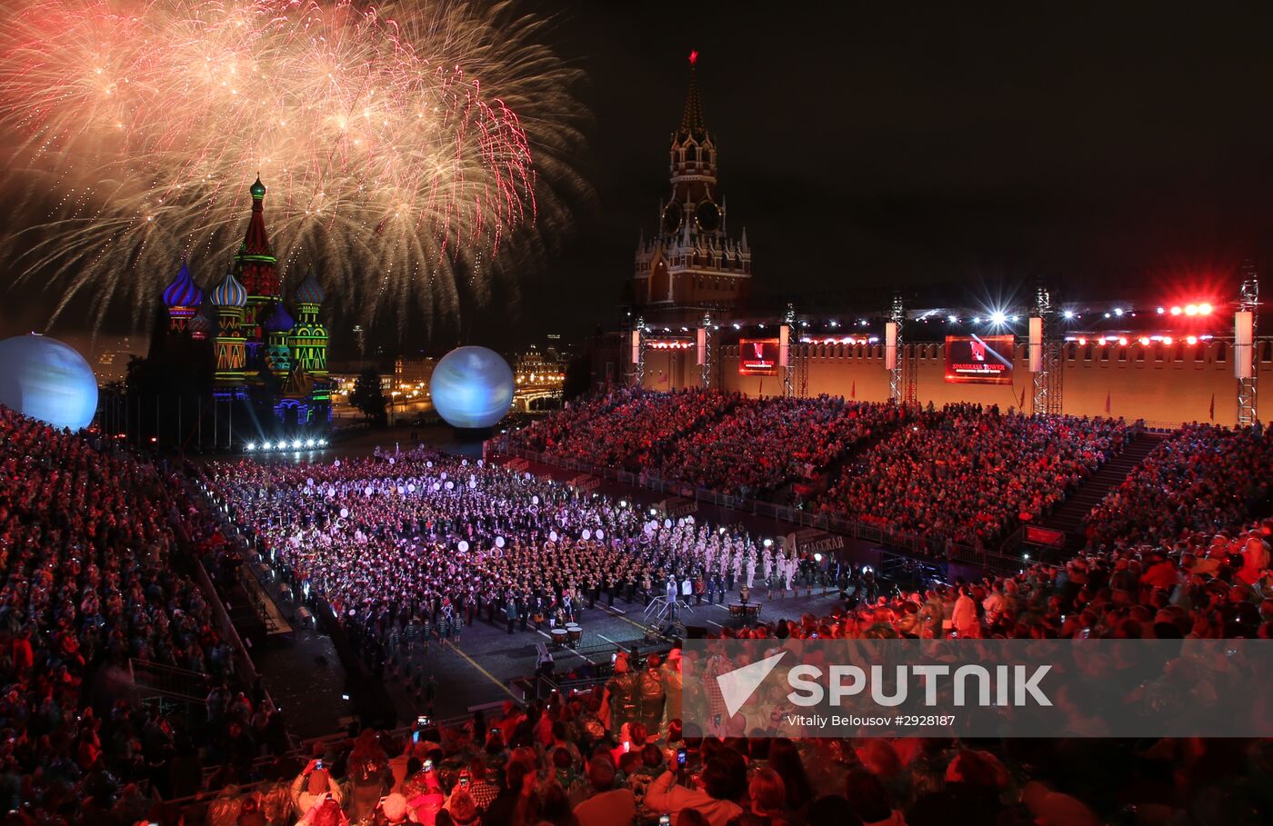 2016 Spasskaya Tower International Military Music Festival closes in Moscow