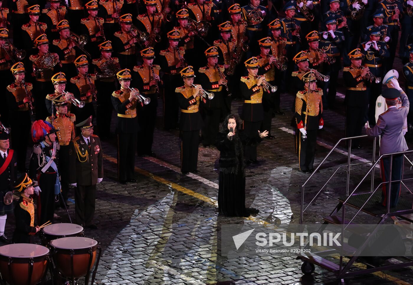 2016 Spasskaya Tower International Military Music Festival closes in Moscow