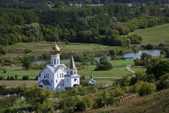 Holy Trinity Kholki Monastery in Belgorod region