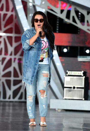 New Wave 2016 international contest of young pop singers. Day Three