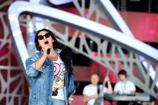 New Wave 2016 international contest of young pop singers. Day Three