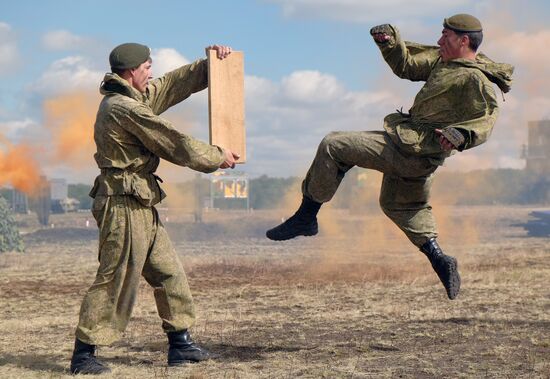 Military drills in Samara