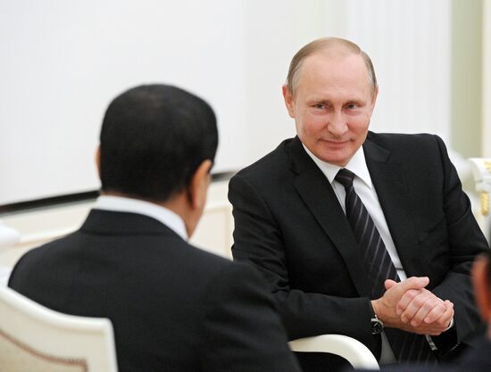 President Vladimir Putin meets with King Hamad bin Isa Al Khalifa of Bahrain