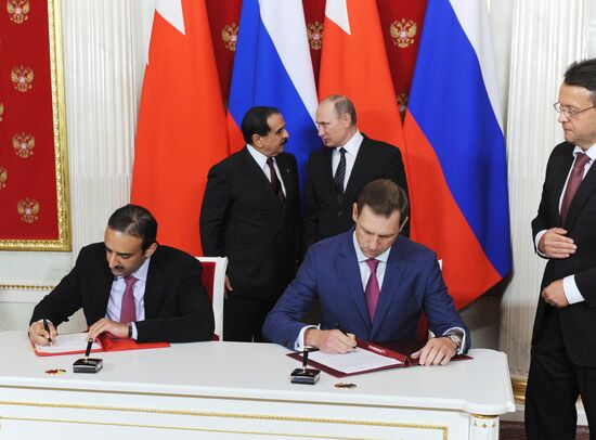 Vladimir Putin meets with King Hamad bin Isa Al Khalifa of Bahrain