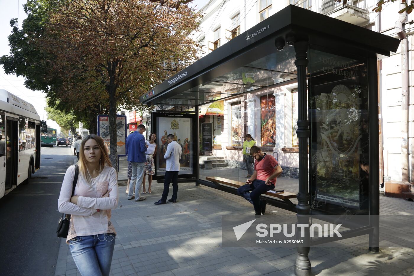 First smart bus stop opens in Simferopol