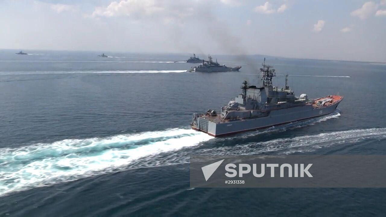 Black Sea Navy Fleet and the Caspian Flotilla took part in "Kavkaz-2016' strategic troops exercise