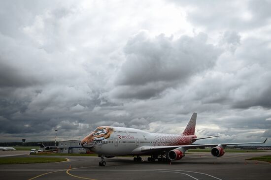 Unveiling of Boeing 747-400 tiger livery