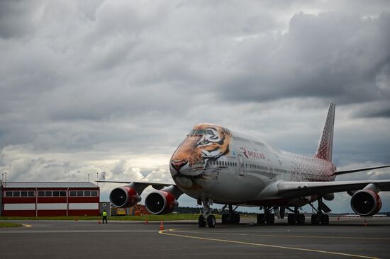 Unveiling of Boeing 747-400 tiger livery