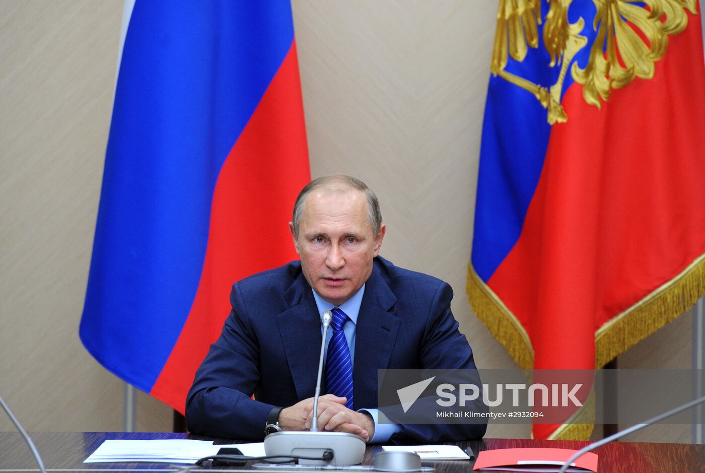 President Putin chairs meeting on armament program 2018-25