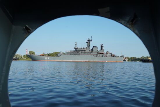 The Minsk large landing craft arrives in Baltiysk