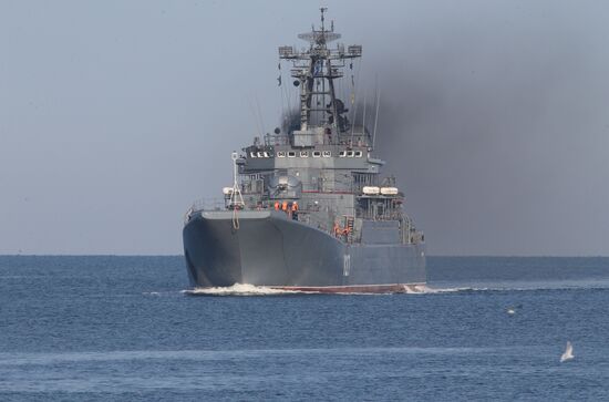 The Minsk large landing craft arrives in Baltiysk