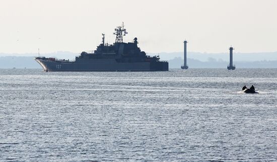 The Minsk large landing craft arrives in Baltiysk