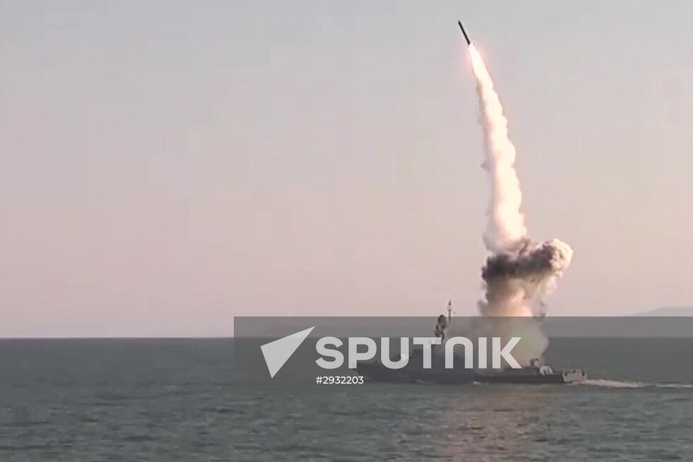 Caspian Flotilla ships launch Kalibr missiles at Kavkaz-2016 exercise
