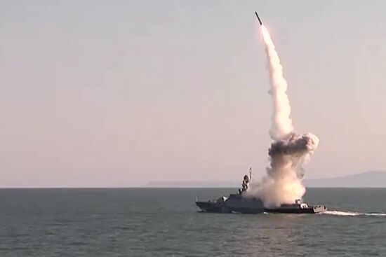 Caspian Flotilla ships launch Kalibr missiles at Kavkaz-2016 exercise