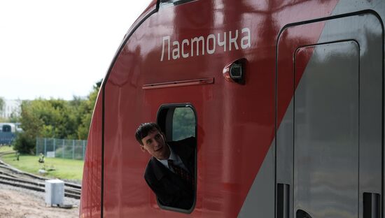 Preparations for opening of Moscow Central Circle