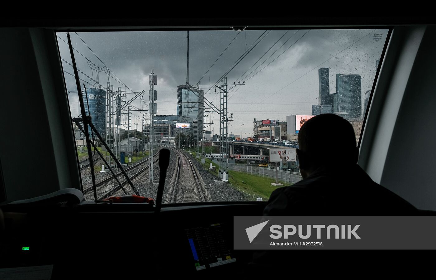 Preparations for opening of Moscow Central Circle