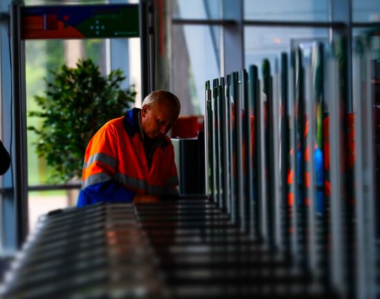Preparations for opening of Moscow Central Circle