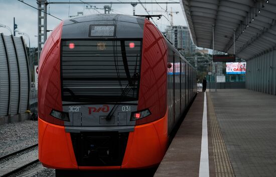 Preparations for opening of Moscow Central Circle