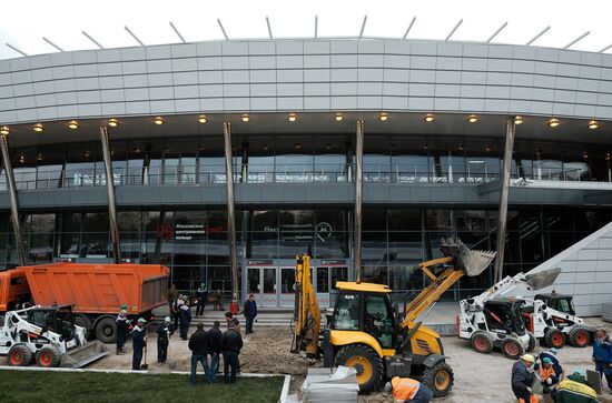 Preparations for opening of Moscow Central Circle