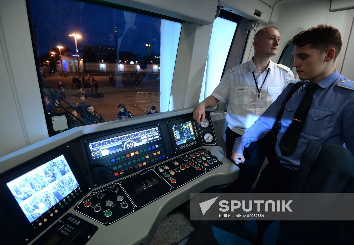 New Moscow metro train Moskva presented