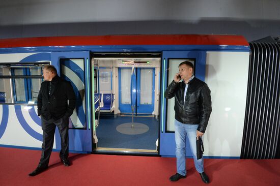 New Moscow metro train Moskva presented