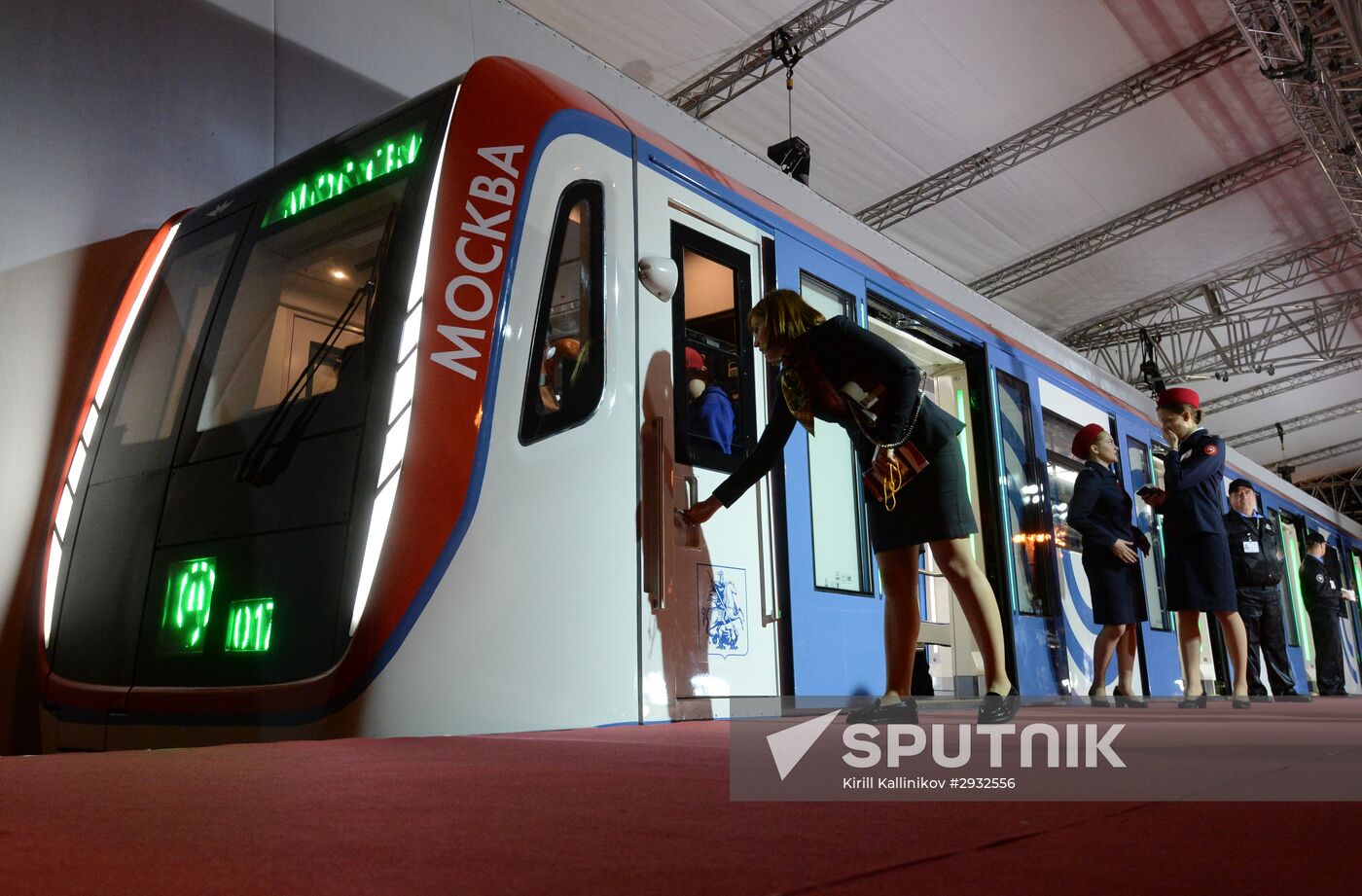 New Moscow metro train Moskva presented