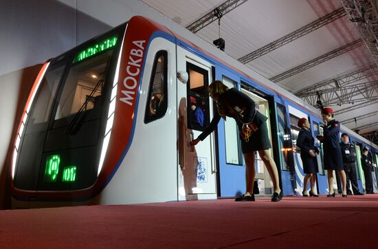 New Moscow metro train Moskva presented