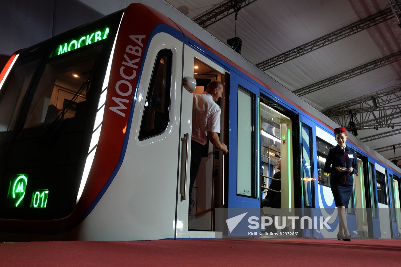 New Moscow metro train Moskva presented