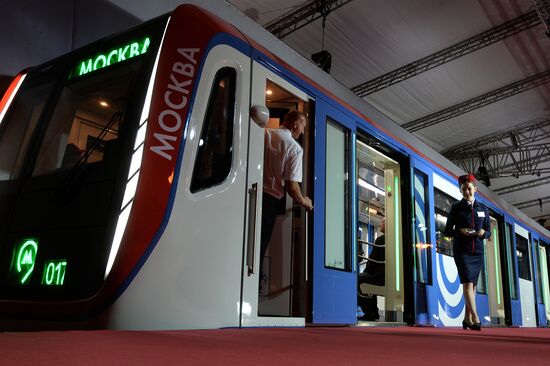 New Moscow metro train Moskva presented