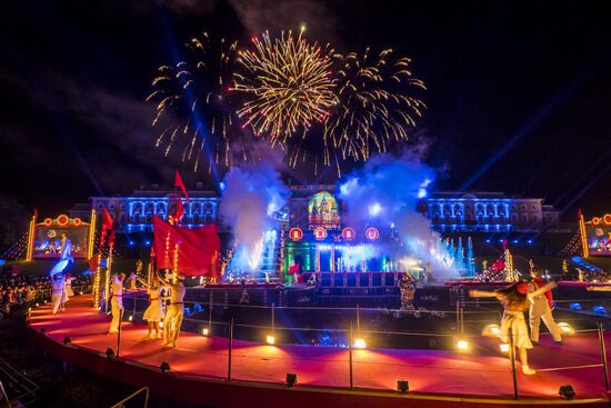 Fountain festival in St. Petersburg