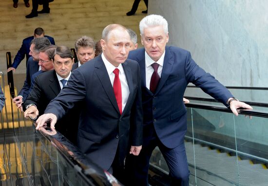 President Vladimir Putin takes part in Moscow Central Ring's commissioning ceremony on Moscow City Day