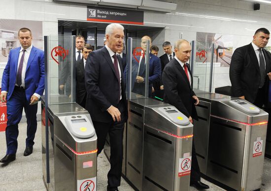 President Vladimir Putin takes part in Moscow Central Ring's commissioning ceremony on Moscow City Day