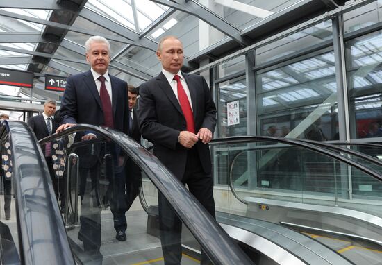 President Vladimir Putin takes part in Moscow Central Ring's commissioning ceremony on Moscow City Day