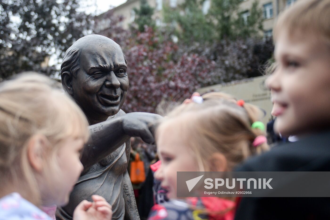 Monument to Yevgeny Leonov unveiled