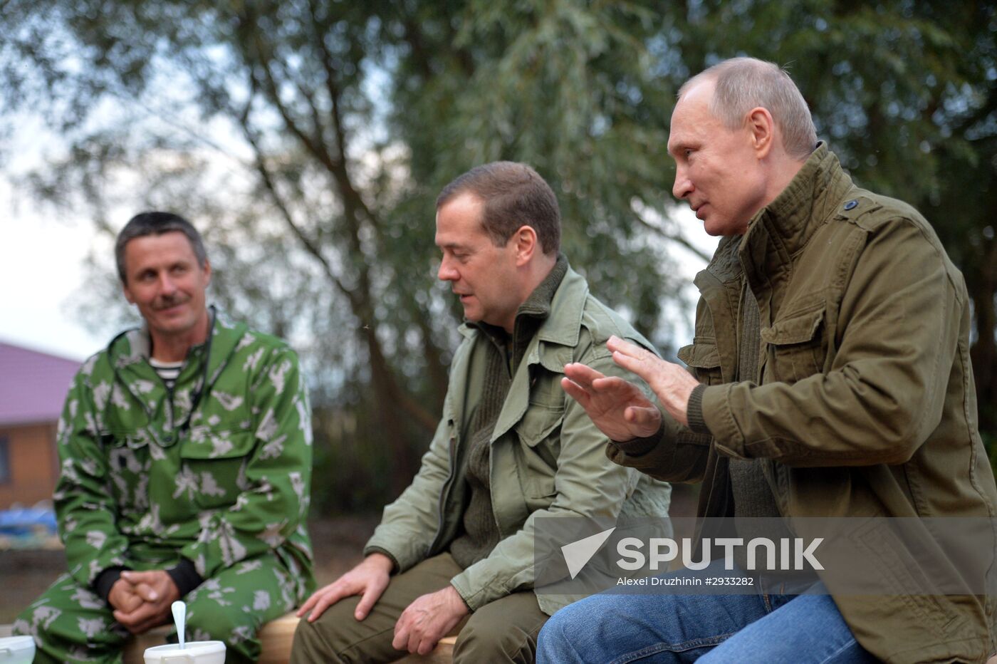 President Putin, Prime Minsiter Medvedev visit Lipno island in Novgorod Region
