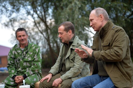 President Putin, Prime Minsiter Medvedev visit Lipno island in Novgorod Region
